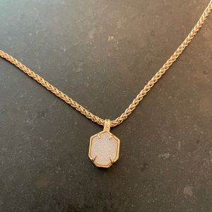 Kendra Scott pendant necklace